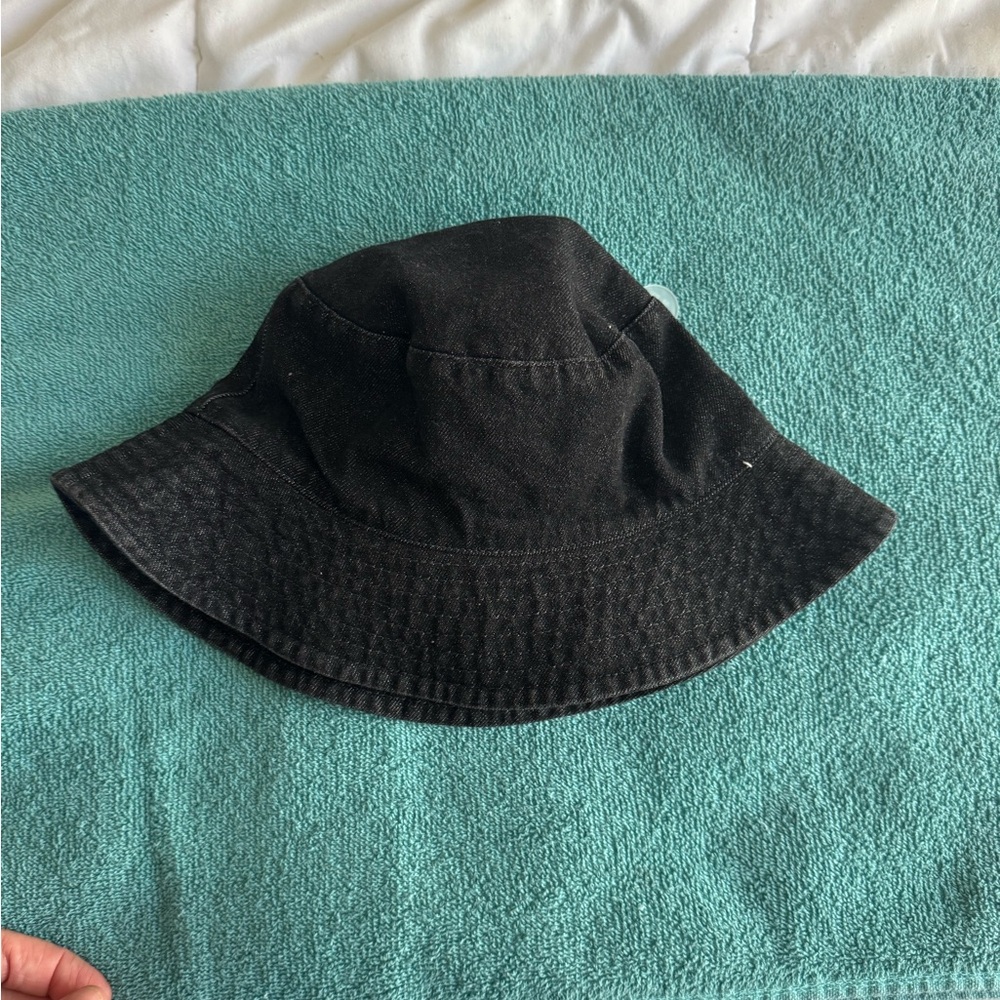 GAP Black Bucket Hat Classic Accessories - Picture 3 of 4